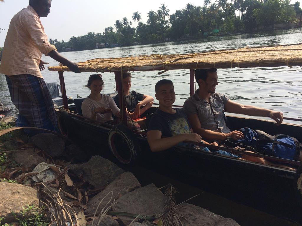 Thoms Beach Homestay Alappuzha Eksteriør billede