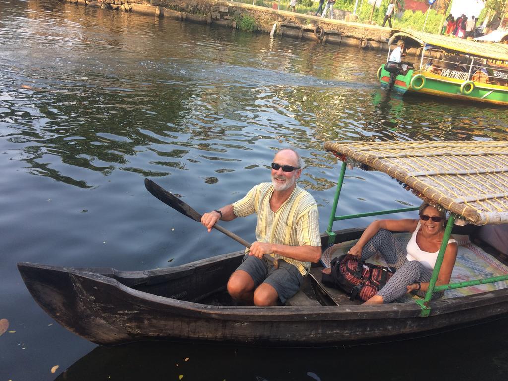 Thoms Beach Homestay Alappuzha Eksteriør billede