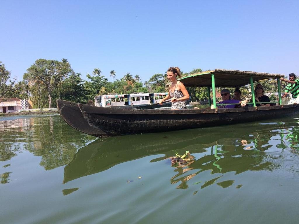Thoms Beach Homestay Alappuzha Eksteriør billede